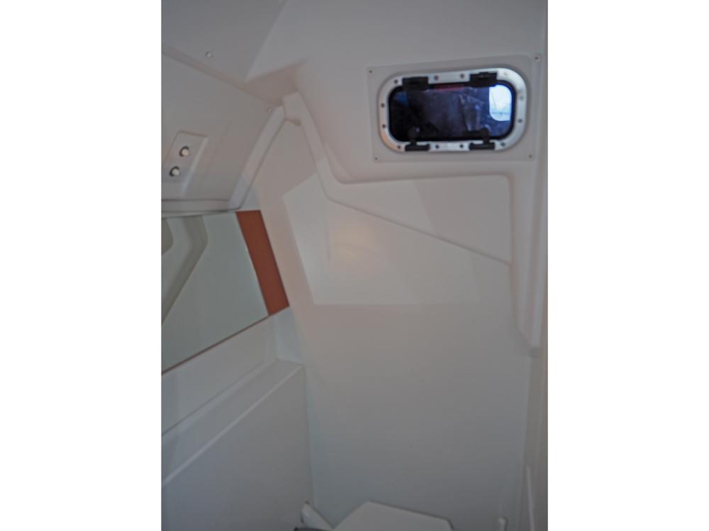 Saloon, Accommodation